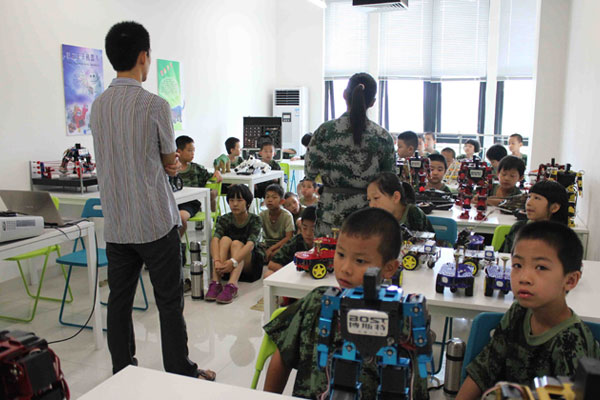 深圳青少年科技夏令营，充分开发孩子智力！