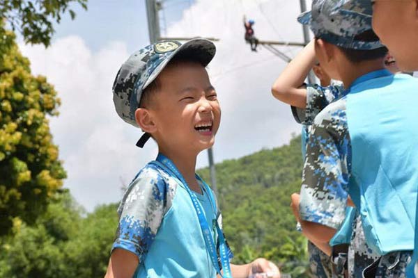 深圳军事军训夏令营，独立好习惯培养！
