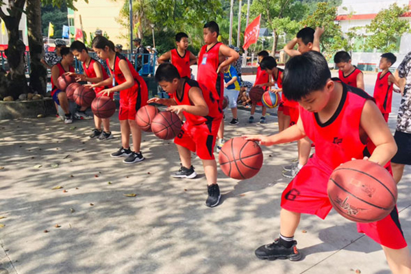 深圳篮球训练营多少钱一个月？本土顶尖品牌价格一览
